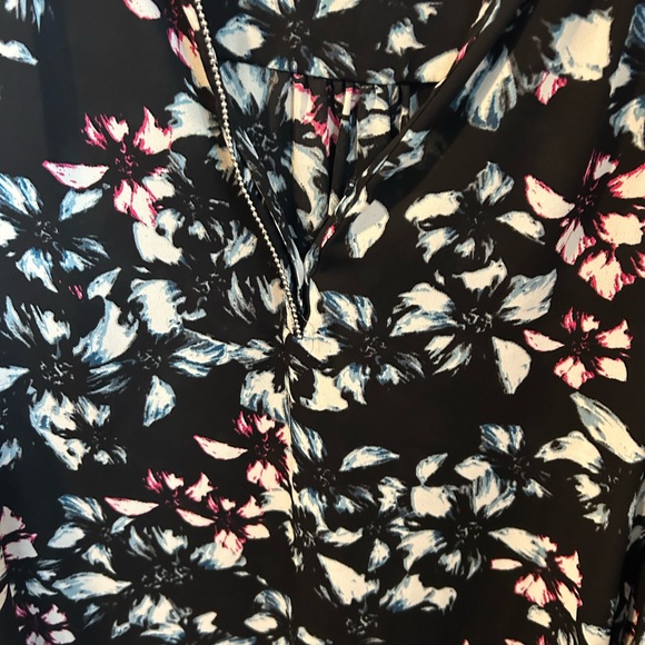 Ricki’s Floral Women’s Blouse - Picture 2 of 3